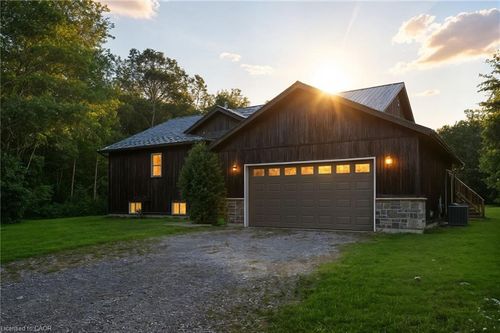 126 Shorties Sideroad, Tillsonburg, ON, N4G4G9 | Card Image