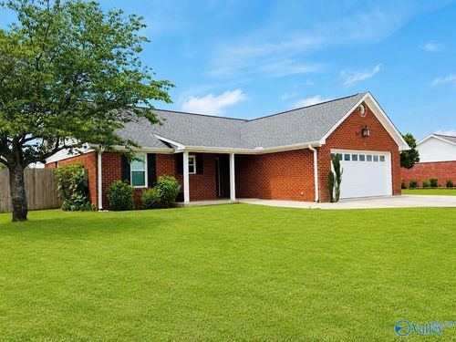 102 Valley Meadows Dr, Hazel Green, AL, 35750 | Card Image