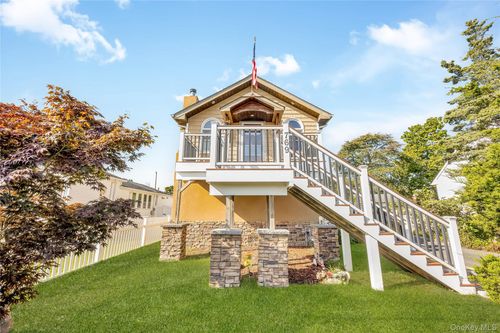 769 S Hickory St, Lindenhurst, NY, 11757-5638 | Card Image