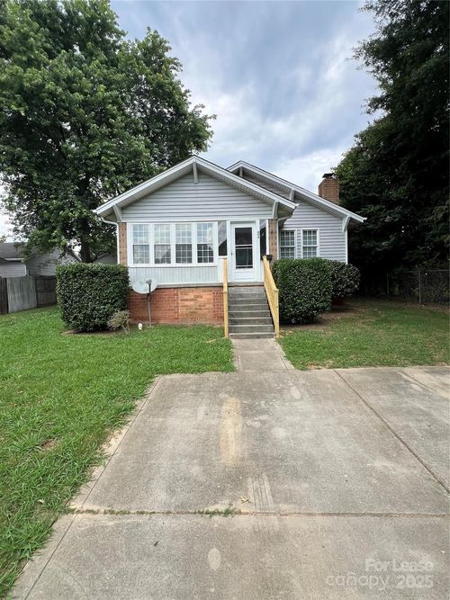 824 Edwards Ave, Gastonia, NC, 28054-4513 | Card Image
