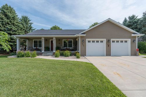 809 Spruce Pl, Saint Peter, MN, 56082-1584 | Card Image