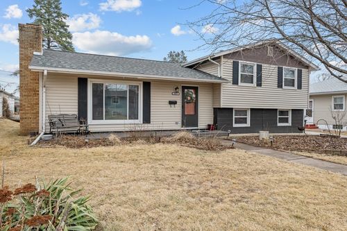 3617 Pacific St, Davenport, IA, 52806-5315 | Card Image