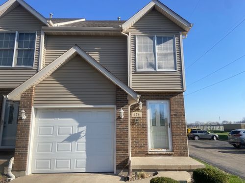 674 S Peace Rd, Sycamore, IL, 60178-1642 | Card Image