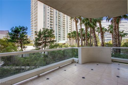 unit-206-2857 Paradise Rd, Las Vegas, NV, 89109-5286 | Card Image