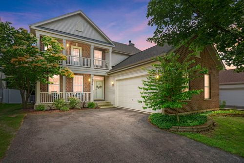 3270 Larrabee Dr, Geneva, IL, 60134-4215 | Card Image