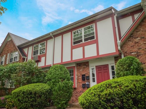 150-150 Doxbury Ln, Suffern, NY, 10901-7264 | Card Image