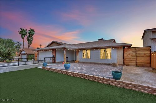 6405 Shawnee Pl, Las Vegas, NV, 89107-2410 | Card Image