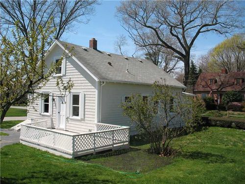 78 Walnut Rd, Barrington, RI, 02806-2107 | Card Image