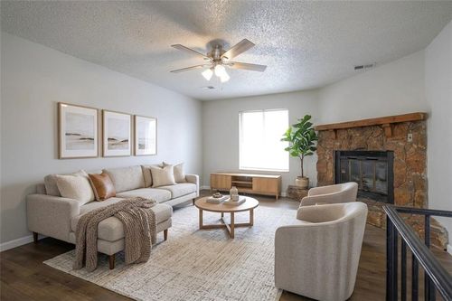 6014 127th St, Grandview, MO, 64030-1911 | Card Image