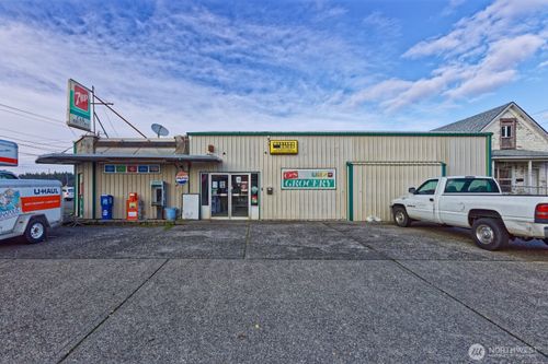 112 W Main St, Elma, WA, 98541-8934 | Card Image