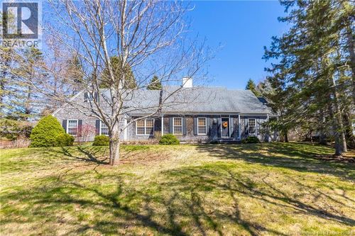 53 West Ave, Sackville, NB, E4L4P2 | Card Image