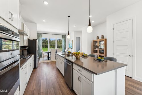 2736 Kempthorne Rd, Cary, NC, 27519 | Card Image