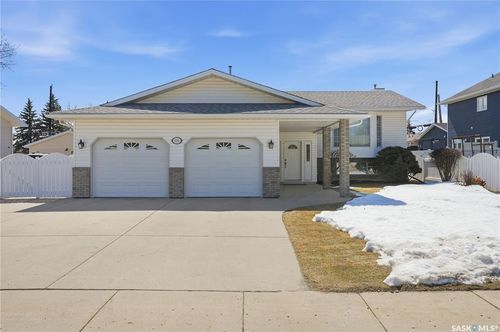 106 3rd Street S, Martensville, SK, S0K2T2 | Card Image