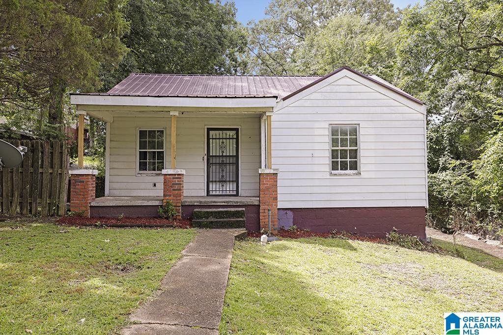 Mcarthur Dr, Anniston, AL 36201