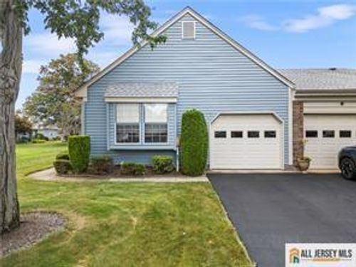 25 Martin Van Buren Dr, Monroe, NJ, 08831-5470 | Card Image