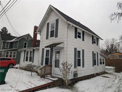 15967 Mill St, Middlefield, OH, 44062-9377 | Card Image