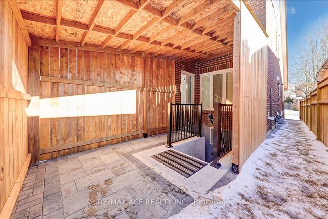 1579 Heathside Cres, House other with 7 bedrooms, 6 bathrooms and 4 parking in Pickering ON | Image 31