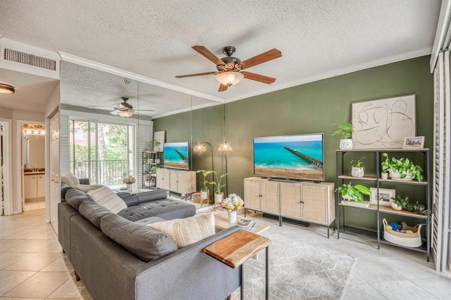 APT-206 - 1805 N Flagler Dr, Condo with 3 bedrooms, 2 bathrooms and null parking in West Palm Beach FL | Image 4
