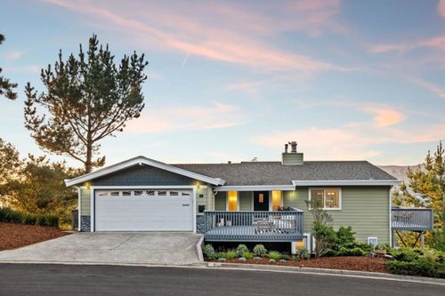 9 Humboldt Ct, Pacifica, CA, 94044 | Card Image