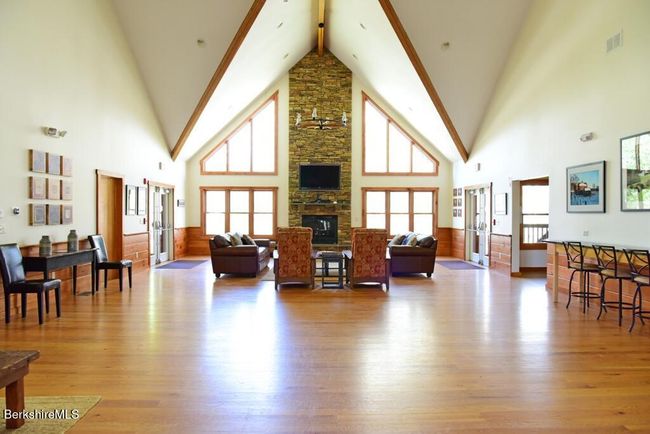 lodge great room | Image 22