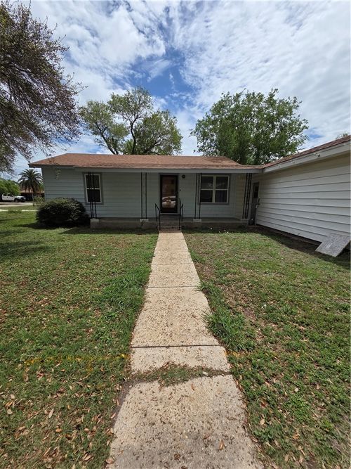 12137 County Road 1232, Sinton, TX, 78387-5403 | Card Image