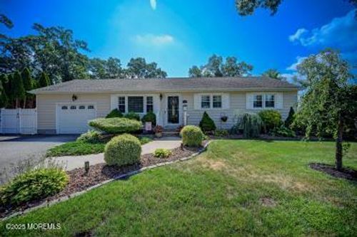 241 Lester Rd, Toms River, NJ, 08753-4348 | Card Image