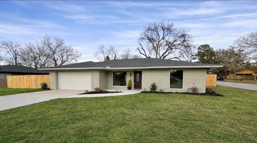 802 Victoria St, Navasota, TX, 77868-2537 | Card Image