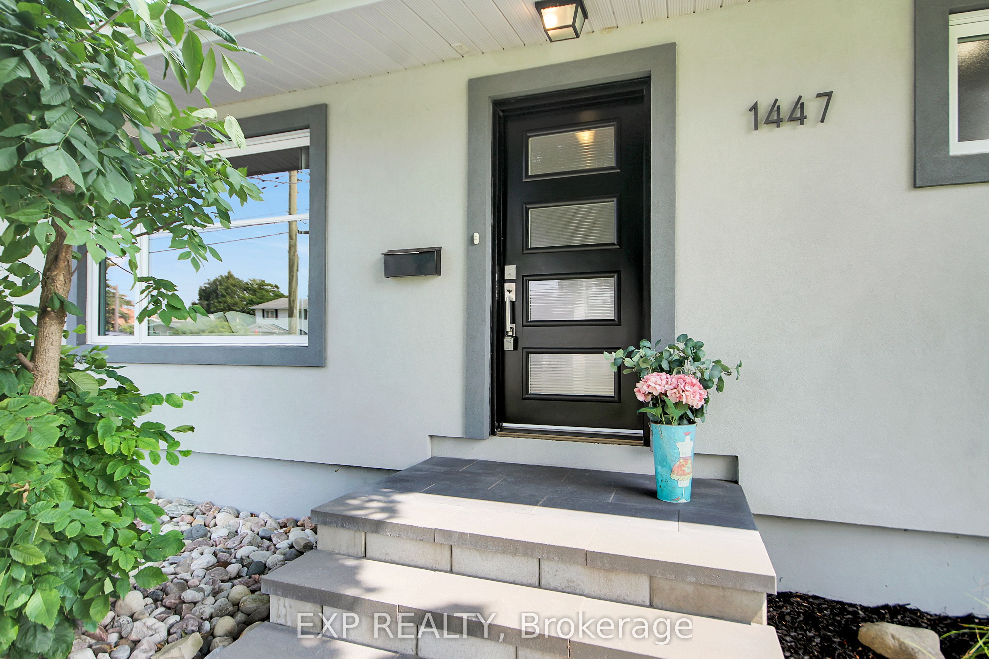 Residential in Cyrville - Carson Grove - Pineview 2