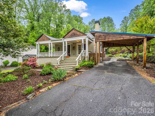 104 W Lake Ave, Hendersonville, NC, 28739-4758 | Card Image