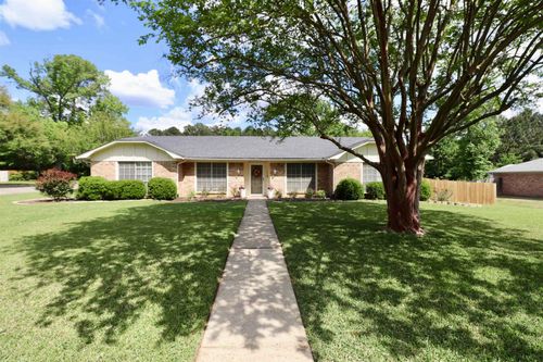 500 Pinewood Dr, Marshall, TX, 75672-5818 | Card Image