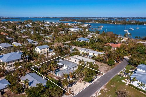 611 Hibiscus Way, LONGBOAT KEY, FL, 34228 | Card Image