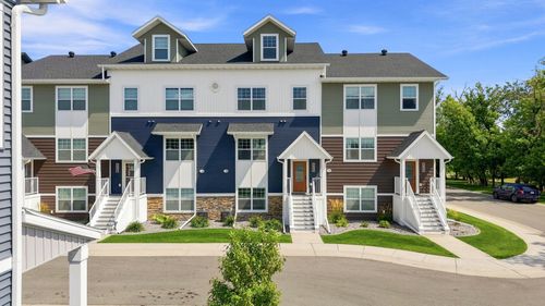 5853 41st Street S, Fargo, ND, 58104 | Card Image