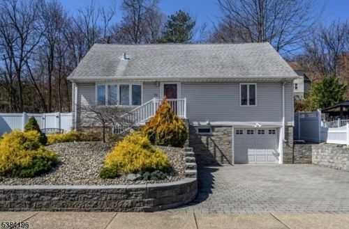 20 Barnert Ave, Totowa, NJ, 07512-1628 | Card Image