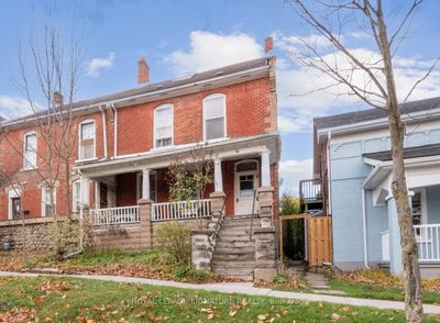 18 1 St St, House attached with 3 bedrooms, 4 bathrooms and 2 parking in Orangeville ON | Image 2