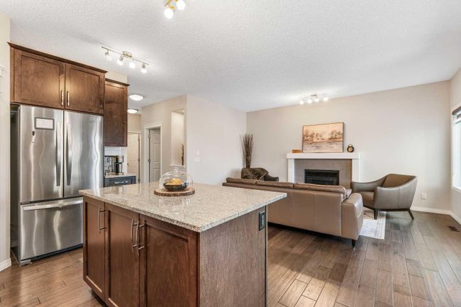 14 Walden Grove Se, Home with 3 bedrooms, 2 bathrooms and 4 parking in Calgary AB | Image 8