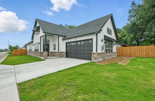3220 N Houston St, Fort Worth, TX, 76106-5826 | Card Image