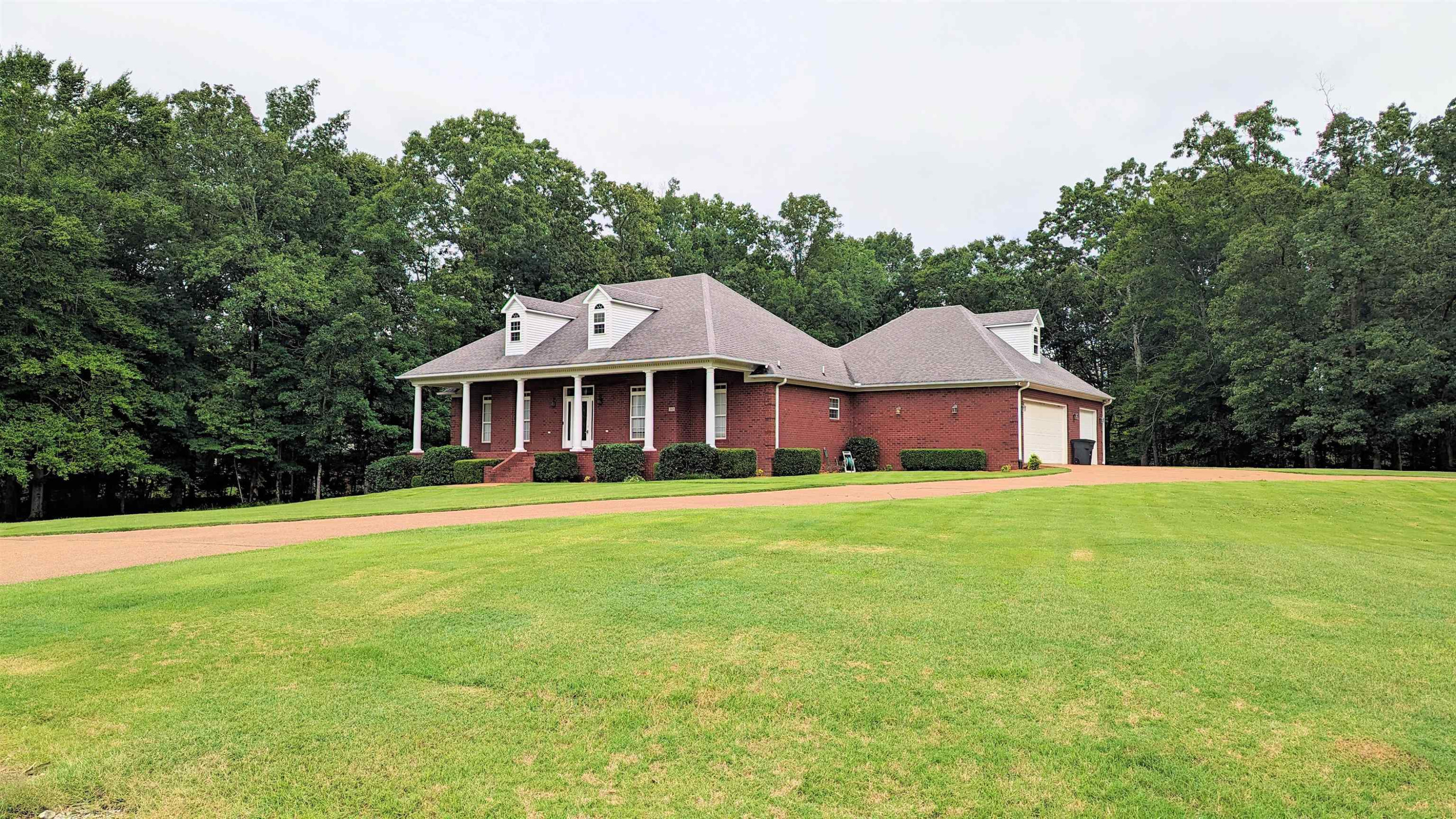 Hunters Glen Ln, Henderson, TN 38340