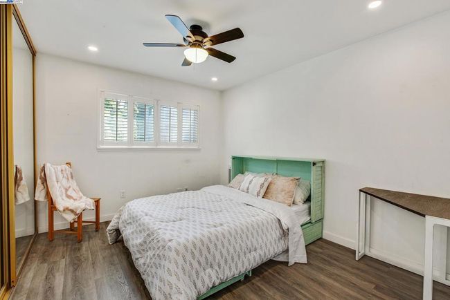 UNIT-212 - 325 Kitty Hawk Rd, Condo with 2 bedrooms, 1 bathrooms and 1 parking in Alameda CA | Image 23
