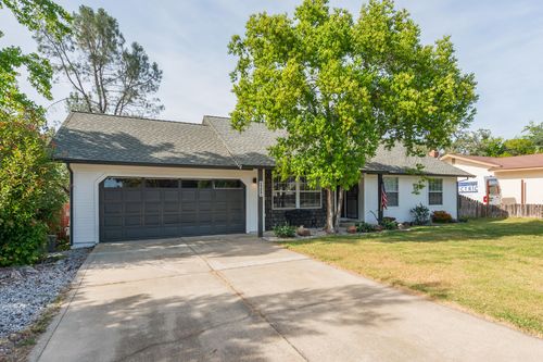 2624 Howard Dr, Redding, CA, 96001-3706 | Card Image