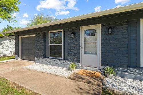 5811 Glenhollow Path, Austin, TX, 78745-4147 | Card Image