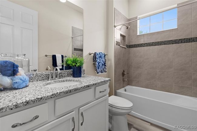 Guest Bathroom | Image 30