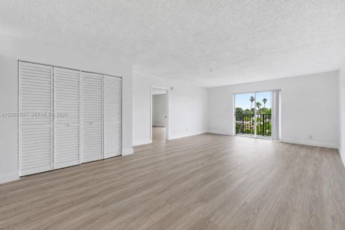 305-2520 N Andrews Ave, Wilton Manors, FL, 33311-2557 | Card Image