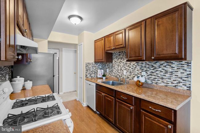 106-30 - 114 Duvall Ln, Condo with 2 bedrooms, 2 bathrooms and null parking in GAITHERSBURG MD | Image 9