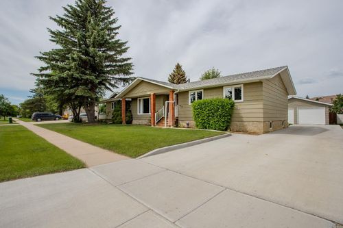 5318 39 St, Lloydminster, AB, T9V1P6 | Card Image