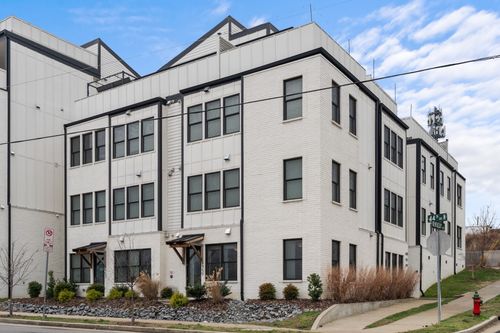 957 44th Ave N, Nashville, TN, 37209-2278 | Card Image