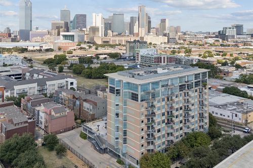 apt-303-1001 Belleview St, Dallas, TX, 75215-1820 | Card Image