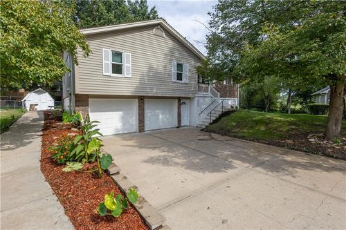 1909 Joy Cir, Excelsior Springs, MO, 64024 | Card Image