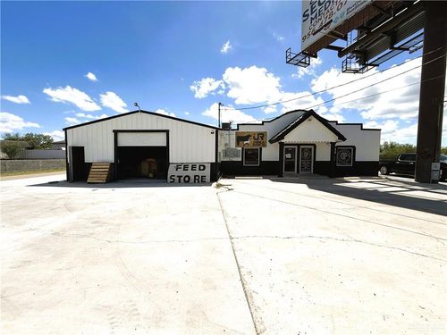 5876 E Us Highway 83, Rio Grande City, TX, 78582-9814 | Card Image