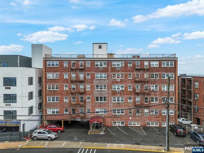 8829 Kennedy Blvd, Condo with 2 bedrooms, 1 bathrooms and null parking in North Bergen NJ | Image 4