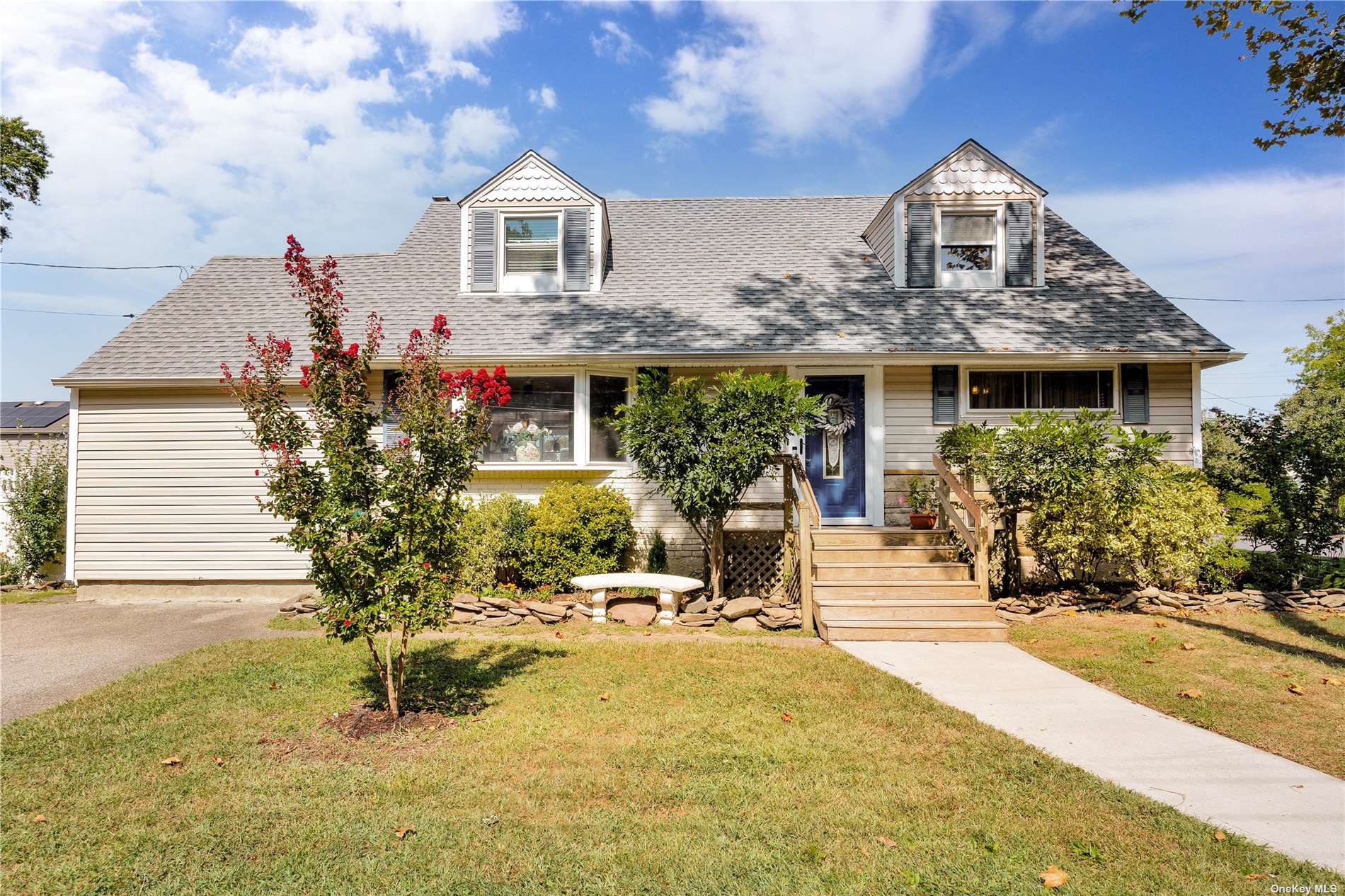 Brooklyn Ave, Seaford, NY 11783